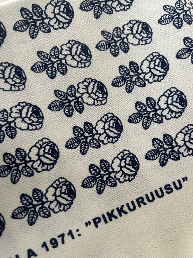 marimekko Fabric PIKKURUUSU 144x50cm/1.57×0.54yd marimekko marimekko marimekko