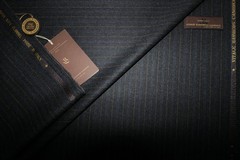 100% PURE NEW WOOL TWEED FABRIC IN Herringbone Check MADE IN SCOTLAND *See Below